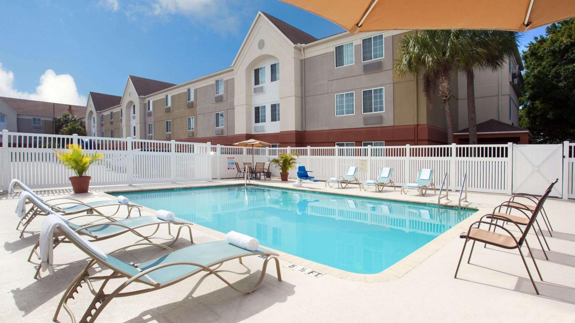 Sonesta Simply Suites Clearwater Exterior photo